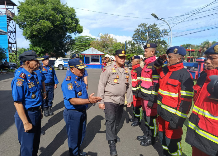 Perkuat Sinergi, Wakapolda Bengkulu Cek Kesiapan Anggota dan Armada Damkar Kota