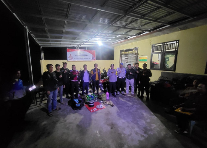Polsek Bermani Ulu Gerebek Judi Sabung Ayam di Tebat Pulau, 21 Motor Diamankan