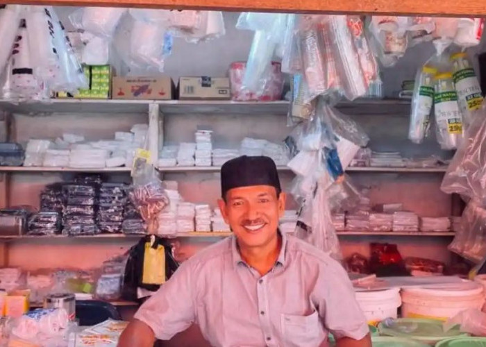 Harga Plastik Naik Tajam, Pedagang Bengkulu Selatan Keluhkan Penurunan Pembeli