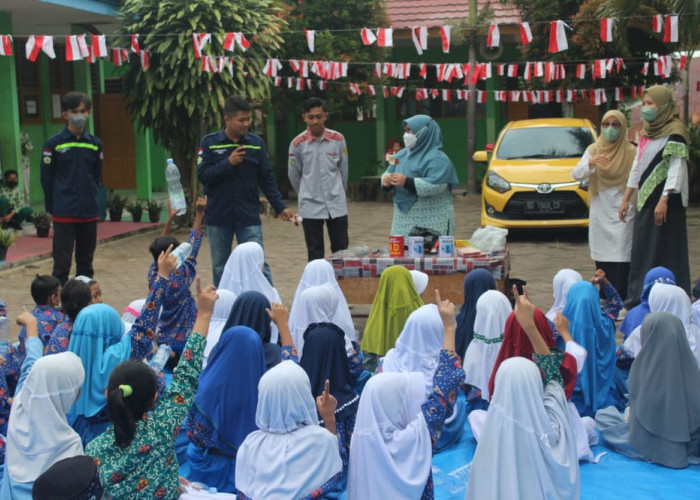Tim Pengabdian FMIPA Unib Adakan Kegiatan Literasi Lingkungan di SDN 02 Kota Bengkulu