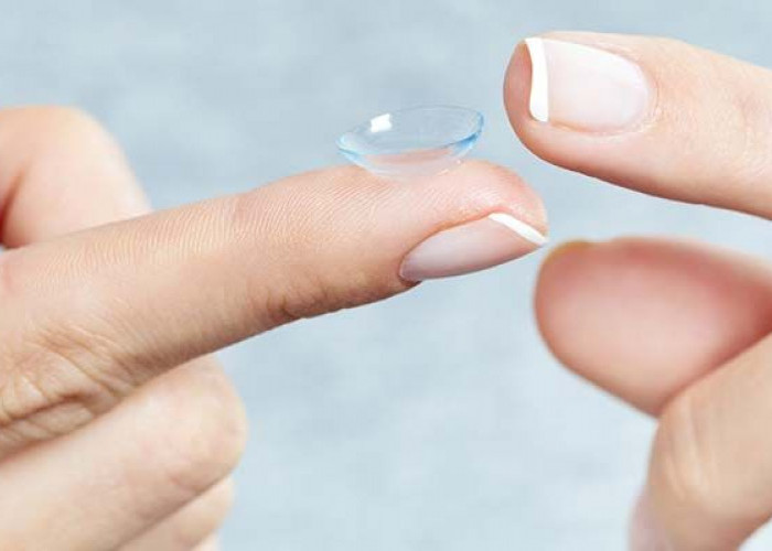 Mata Sering Perih dan Berair Saat Menggunakan Softlens? Begini Tips Memakainya Agar Nyaman Saat Digunakan 