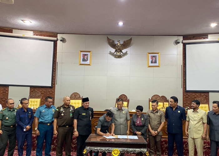 DPRD Provinsi Bengkulu Umumkan Helmi - Mian Gubernur dan Wakil Gubernur Bengkulu 