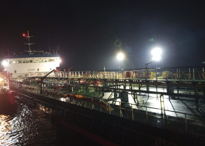Alur Pulau Baai 6,5 Meter LWS, Dua Kapal Bawa 7.500 Ton Pertalite Lancar Bersandar