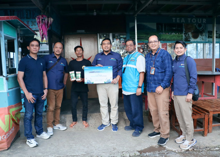 PLN Bagikan 1.600 Lampu Emergency & Dorong Kota Energi Hijau di Sungai Penuh dan Kerinci