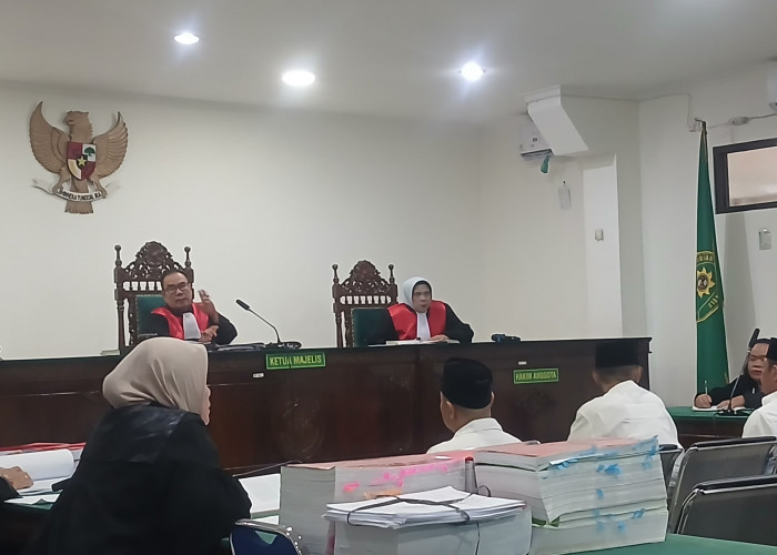 Mantan Dirut Dituntut 8 Tahun Penjara, Dua Terdakwa Lain 7 Tahun