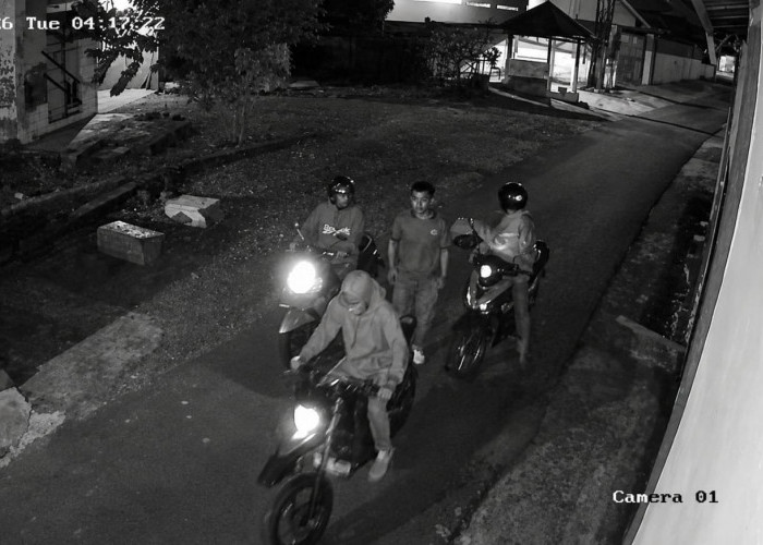 Dua Motor Penghuni Kos di Jalan Mahakam Bengkulu Digasak Maling, Aksi Pelaku Terekam CCTV