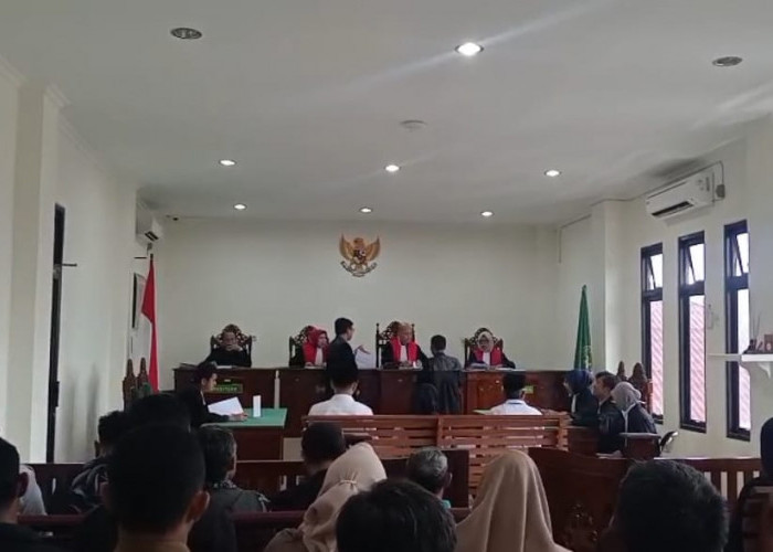Dana Desa Rindu Hati Diselewengkan Rp 892 Juta, Tiga Terdakwa Hadapi Dakwaan Berlapis