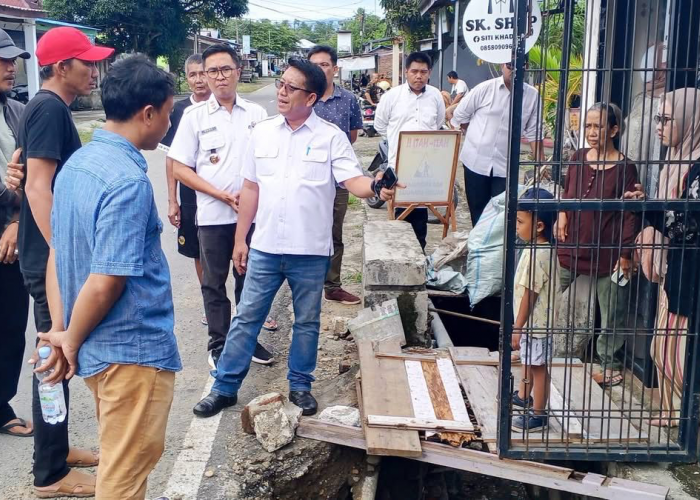 Proyek Drainase Pasar Ampera Terkendala Bangunan di Sempadan Jalan