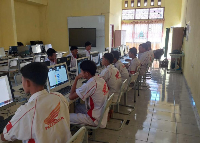 Asah Kreativitas Digital Siswa SMK, Astra Motor Bengkulu Dukung Online Bootcamp SMKreator