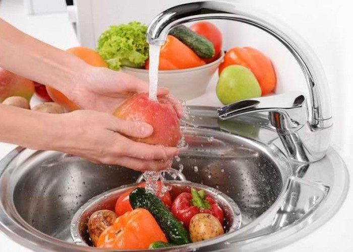 Agar Terhindar dari Penyakit, Begini Tips Mencuci Buah dan Sayur yang Benar!