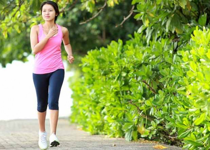 Brisk Walking: Olahraga Kardio yang Punya Banyak Manfaat