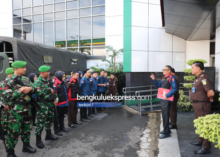 FOTO: Kejati Bengkulu Geledah Rumah Komisaris Perusahaan Batu Bara dan KSOP Pulau Baai