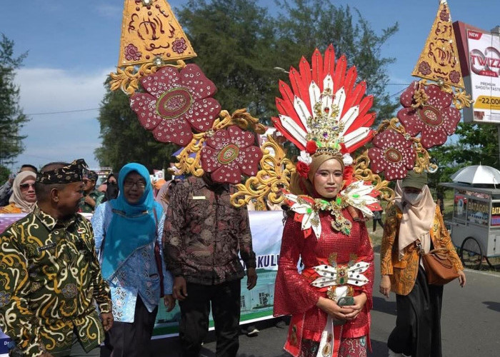Pemprov Bengkulu Dorong Ekonomi Pengrajin Batik Lewat Karnaval Batik Basurek