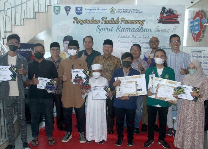 Pemenang Lomba Terima Hadiah, Gubernur Bengkulu: Semangat Ramadan Terus Dijaga   