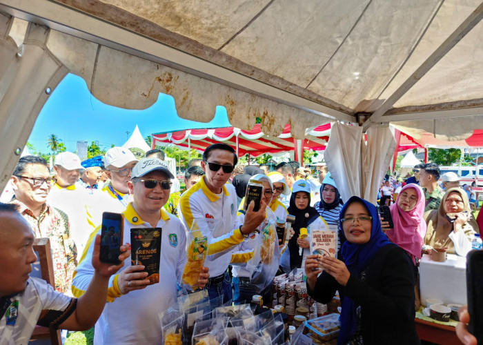 Perekonomi Masyarakat Tumbuh Lewat Festival Gurita Kaur