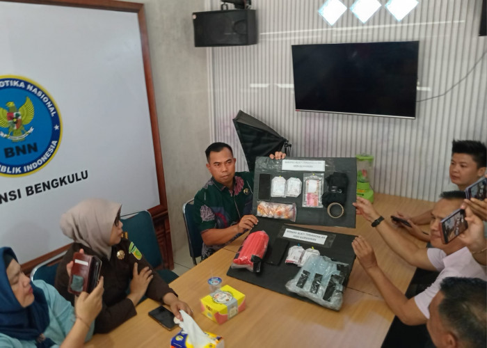 BNN Bengkulu Tangkap Dua Pengedar Sabu, 34 Paket Diamankan