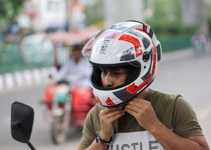 Pentingnya Pakai Helm Bagi Pengendara Motor, Ini Penjelasannya 