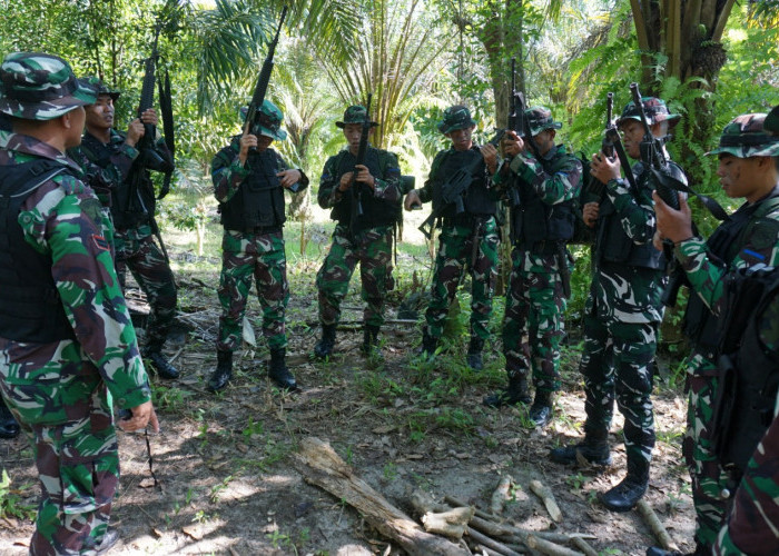 Prajurit Lanal Bengkulu Latihan Patroli Pengamanan Tapal Batas    