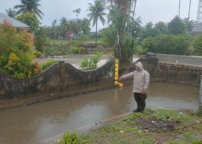 Diguyur Hujan Sejak Pagi, Beberapa Titik di Kota Bengkulu Tergenang Banjir