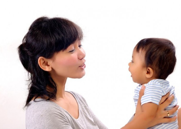 Inilah Pentingnya Berkomunikasi dengan Bayi dan Cara Melakukannya