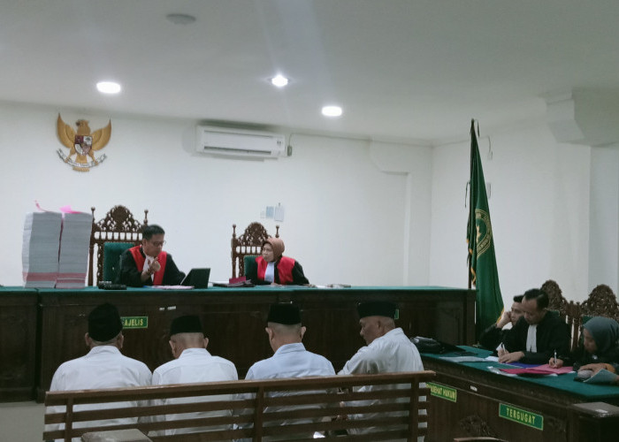 Empat Pejabat DPRD Kaur Jalani Sidang Perdana Kasus Korupsi Perjalanan Dinas Fiktif