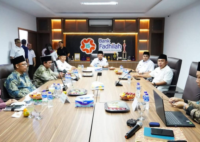 Wali Kota Bengkulu Apresiasi BPRS Fadhilah, Serahkan Dividen Rp400 Juta ke Daerah