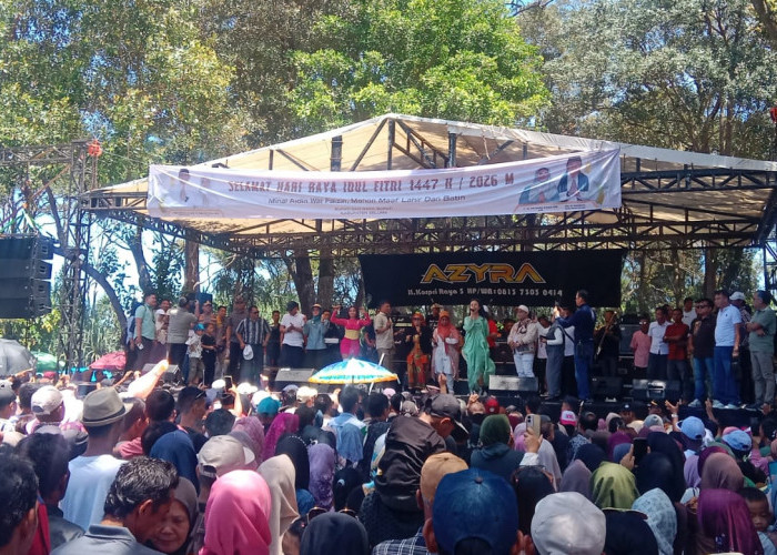 Hiburan Rakyat Persembahan Bupati Dipadati Warga Seluma 