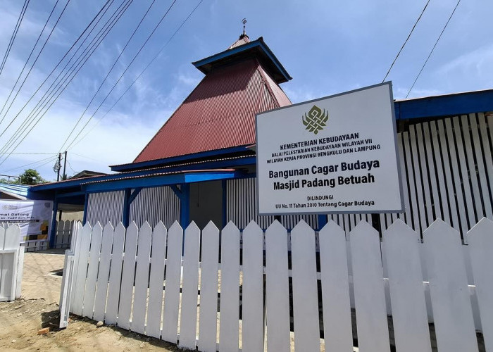 Menteri Kebudayaan Fadli Zon Resmikan Pemugaran Masjid Cagar Budaya Padang Betuah di Bengkulu Tengah