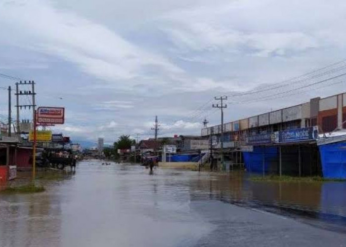 Hujan Tak Kunjung Berhenti, Warga Kota Bengkulu Mulai Khawatir Banjir