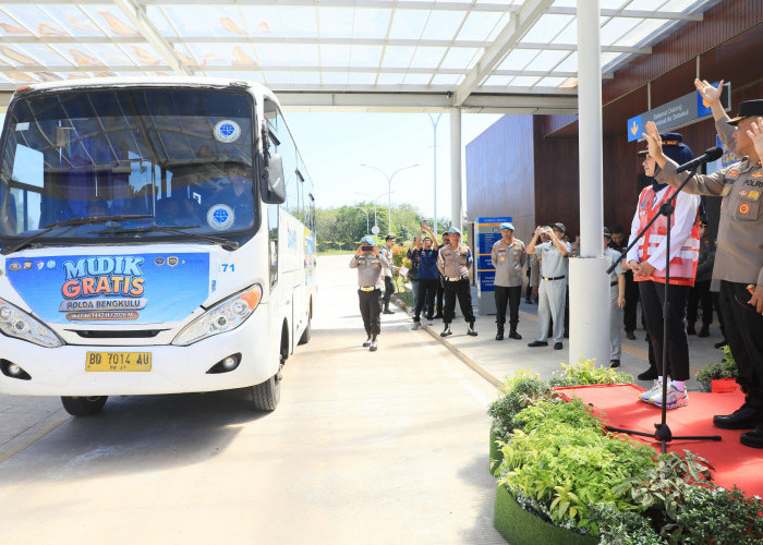 44 Warga Ikuti Mudik Gratis Polri, Kapolda Bengkulu Lepas di Air Sebakul