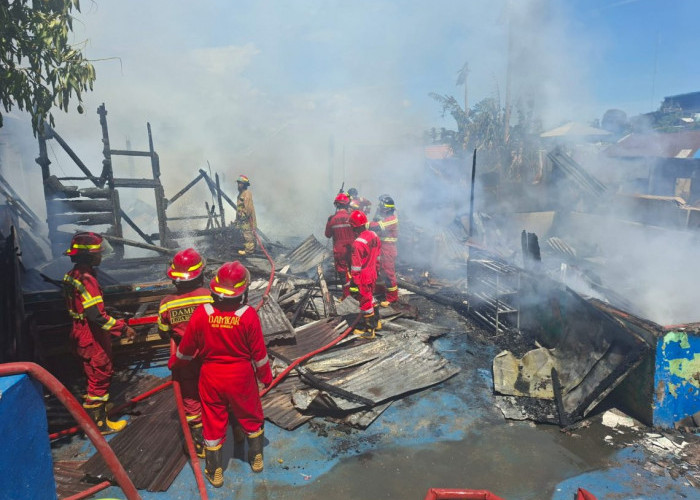 Kebakaran Hebohkan Warga di Kebun Keling Bengkulu, Rumah dan PAUD Ludes Dilalap Api