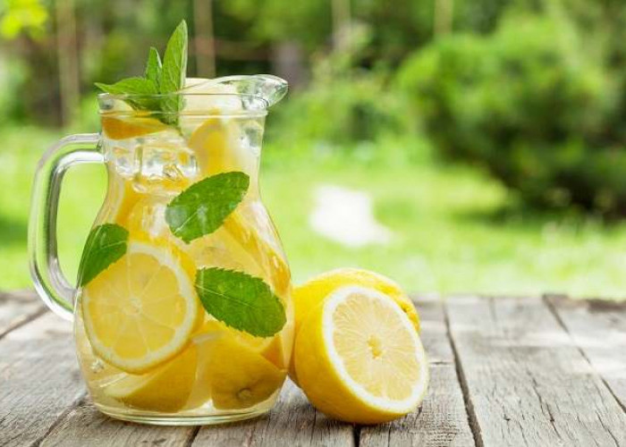 Manfaat Infused Water Lemon yang Perlu Ketahui