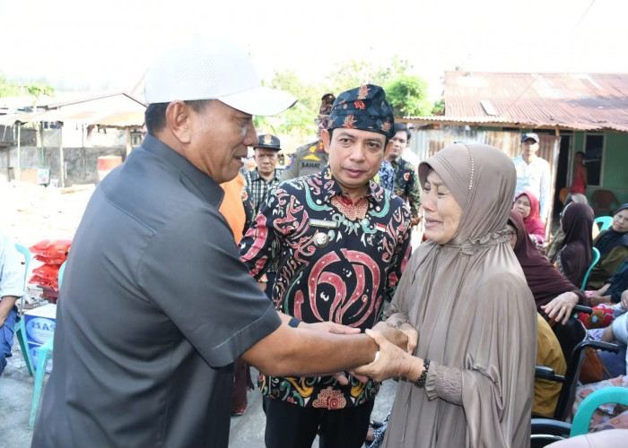 Tangis Haru Iringi Bedah Rumah Korban Kebakaran, Syamsu Ihwan: REI Siap Dukung Program Bedah Rumah