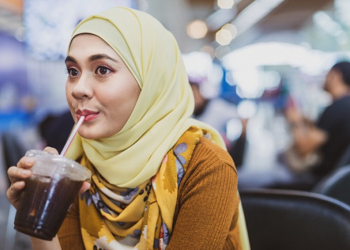 Amankah Minum Kopi Saat Buka Puasa? Ini Penjelasannya