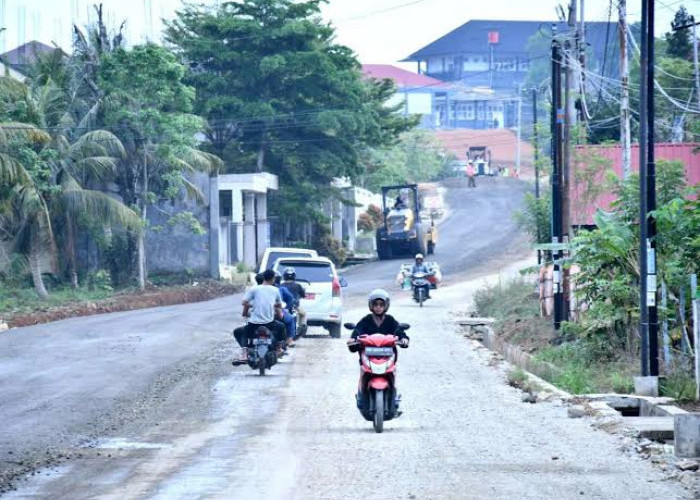 Anggaran Rp7 Miliar, Pemkot Bengkulu Lanjutkan Pembangunan Jalan Aru Jajar Hingga Desember 2025
