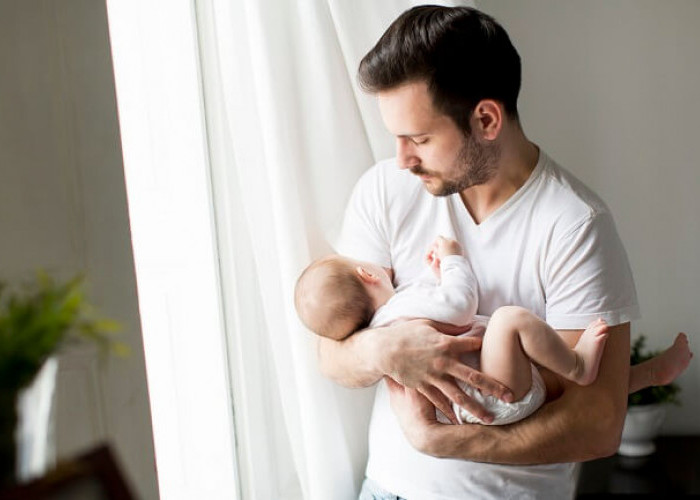 Kenali Gejala dan Cara Mengataasi Baby Blues Pada Pria