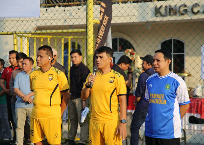 Fun Match Mini Soccer Meriahkan Hari Bhayangkara ke-80, Kapolda Bengkulu: Perkuat Sinergi Polri dan Masyarakat