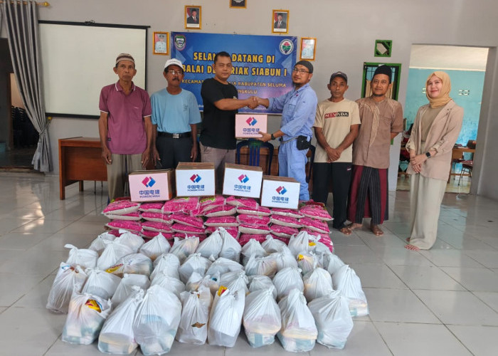 Pererat Silaturahmi dengan Warga, PT TLB Salurkan Ratusan Paket Sembako di Teluk Sepang dan Riak Siabun