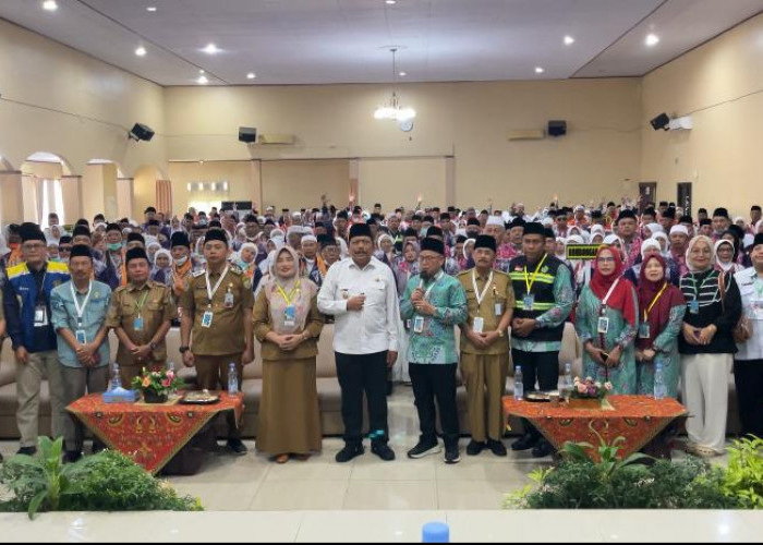 Wagub Bengkulu Lepas 423 Jemaah Haji Kloter Kedua, Dorong Tambahan Kuota Tahun Depan