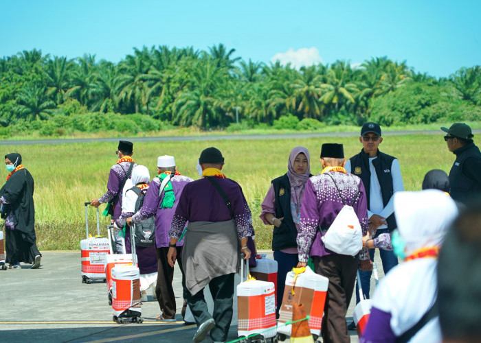 Pemprov Bengkulu Lepas JCH Kloter Akhir Asal Bengkulu ke Madinah 