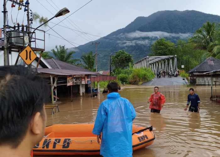 BPBD, TNI-Polri Turun ke Lokasi Banjir Lebong, 4 Kecamatan Terendam Air Sejak Kamis Pagi