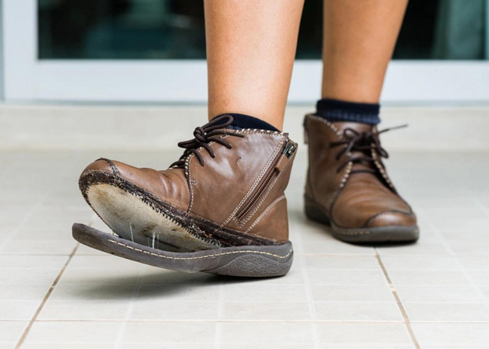 Ini Dia 8 Merek Lem Sepatu yang Paling Kuat