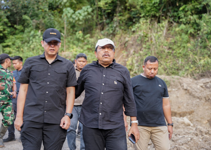 Wagub Mian Tinjau Jalan Rusak di Lebong, Pembangunan Dimulai Pekan Ini