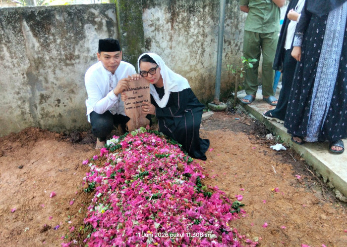 Orangtua Senator Destita dan Bupati Seluma Tutup Usia, Dimakamkan di Kampung Halaman Desa Kembang Mumpo 