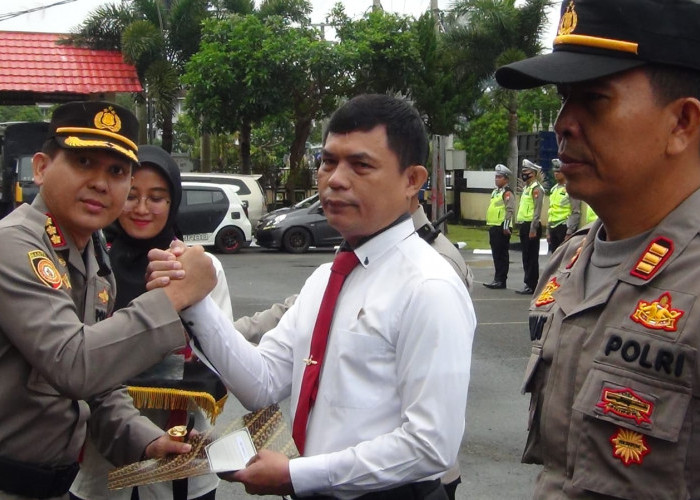 Puluhan Personel Polresta Terima Hadiah dari Pemkot Bengkulu 
