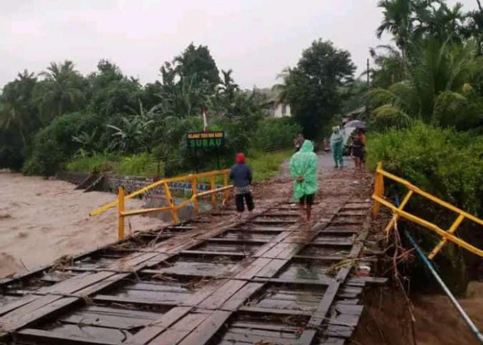 Sungai Meluap,  Jembatan Penghubung Desa Surau Bengkulu Tengah Rusak