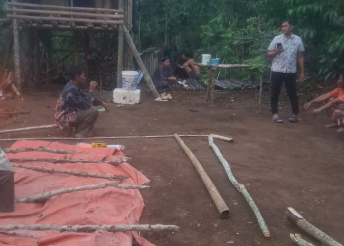 Niat Menjenguk Orang Tua, Sang Anak Justru Temukan Ayahnya Meninggal di Kebun