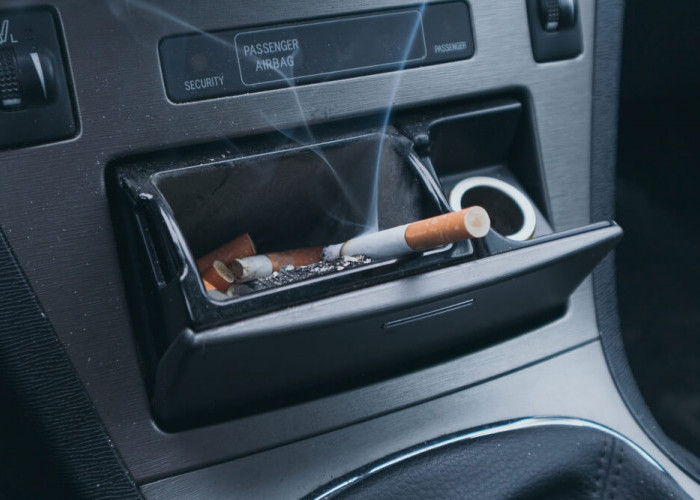 Ini Kerugian Sering Merokok Dalam Mobil