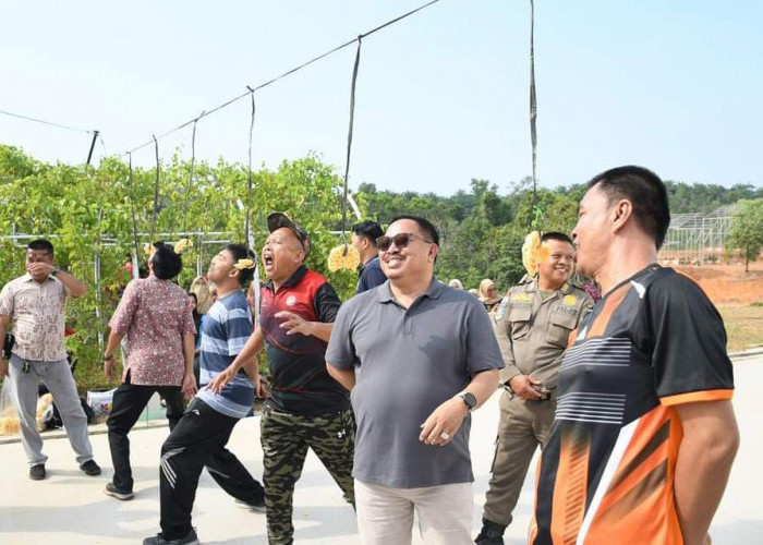 Pj Walikota dan Pejabat Pemkot Bengkulu Lomba Makan Kerupuk, Rangkaian Kemeriahan HUT Ke-79 RI