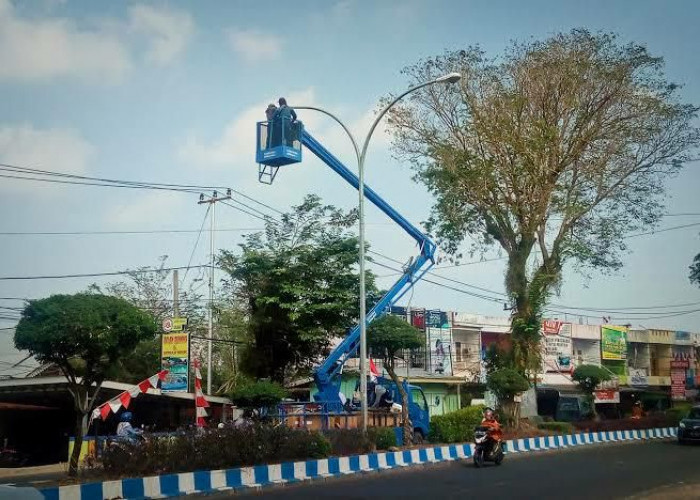 Kucurkan Rp7 Miliar, Pemkot Bengkulu Pasang 1.095 Titik Lampu Jalan Baru